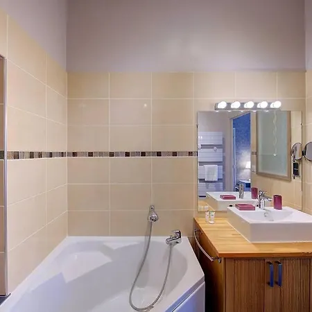 Familial 2 Chambres, 2 Salles De Bains アパート *